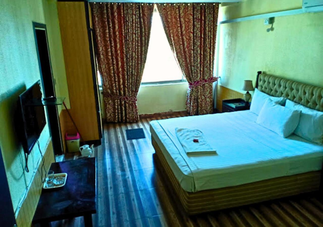 New Islamabad Hotel ภายนอก รูปภาพ