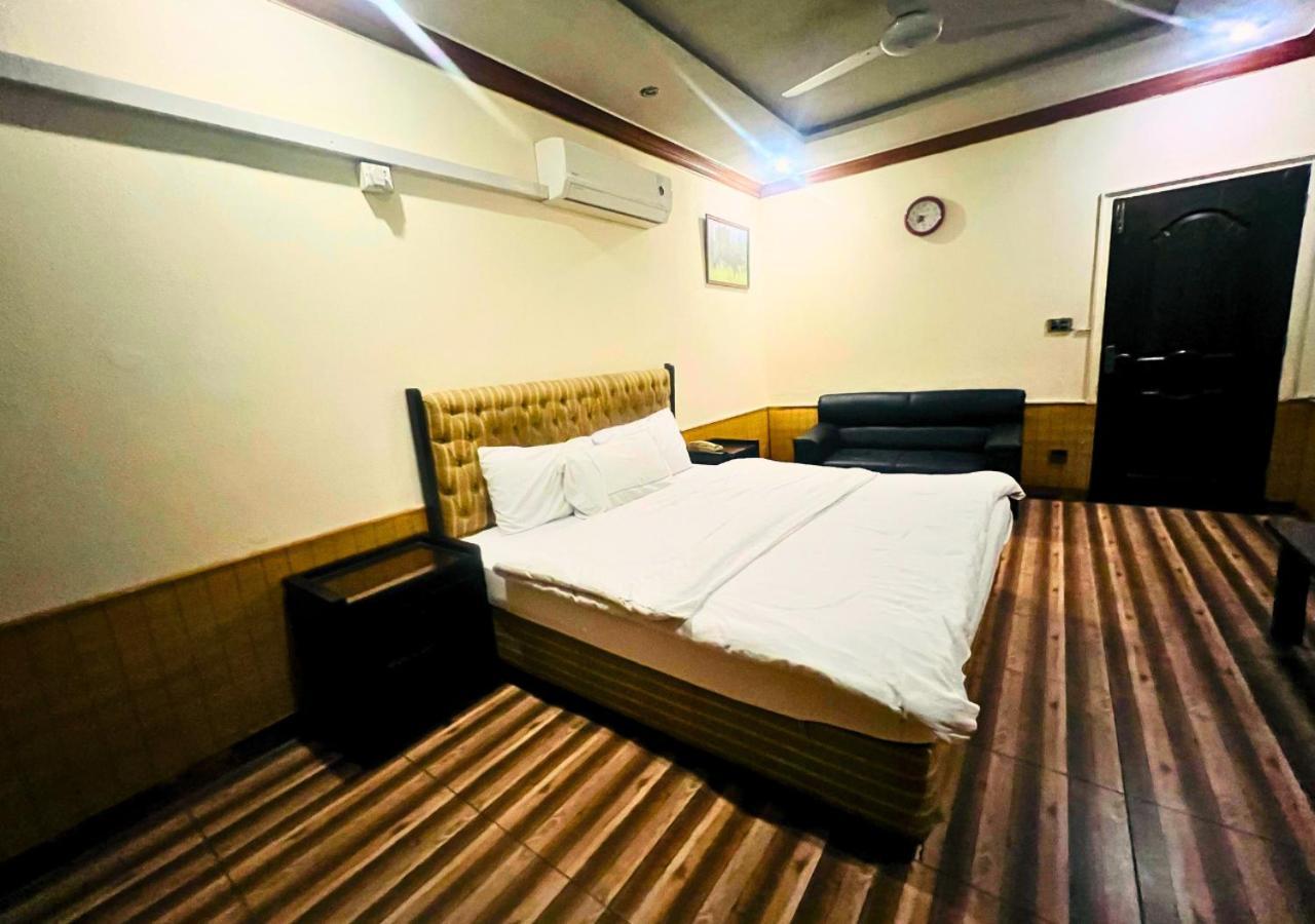 New Islamabad Hotel ภายนอก รูปภาพ